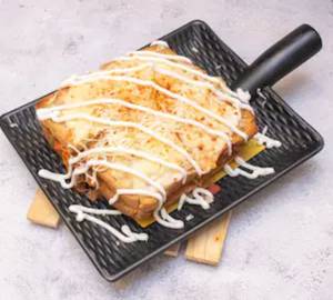 Tandoori Chicken Bread Omelette 