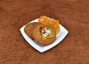 Aloo Sabji With Kachori (2 Pcs)