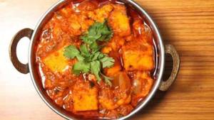 Paneer Chatpata With Onion Box