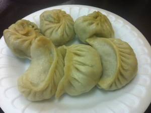Veg Momos [6 Pieces]