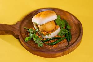 Jumbo Vada Pav