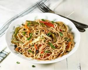 Wok Tossed Hakka Noodle