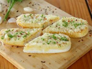 Soft Cheese Garlic Bread