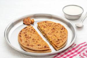 Aloo Pyaz Paratha Combo