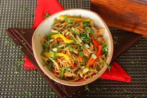 Hakka Noodles Chicken