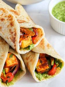 Chatpata Panner Makhni Roll