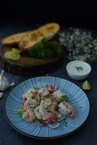 Prawns In Creamy Butter Garlic Sauce (265 Gm)