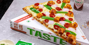 Paneer Tikka Butter Masala Pizza Personal Giant Slice (22.5 Cm)