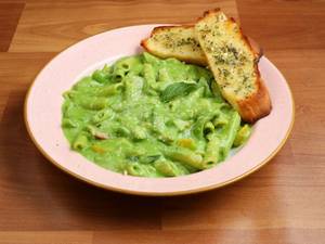 Chicken Creamy Pesto Pasta