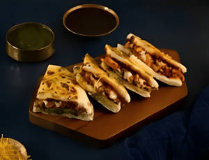 Murgh Tikka Kulcha Dabeli Sandwich [4 pcs]