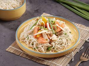 Cantonese Veg on Bed of Noodles 