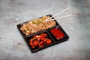 Noodles with Chilli Paneer