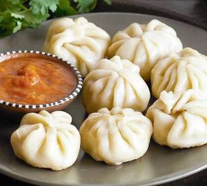 Veg momos [8 pieces]