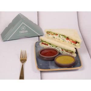 Shredded Paneer And Mint Green Salad Sandwich