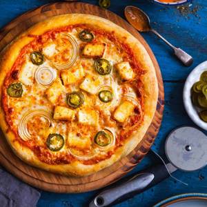 Paneer makhani pizza