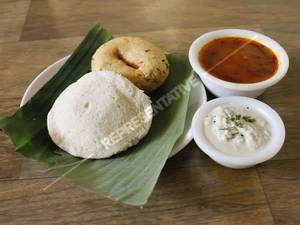 Idli  3pice+1 Vada