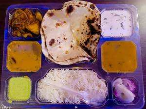 Veg Thali [Apnee Rasoi Special]
