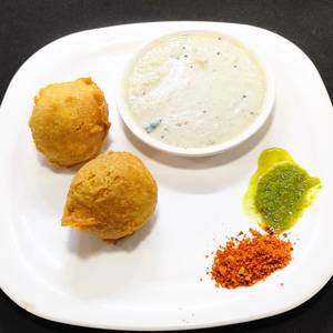 Double Batata Vada ( Khopra Chatni)