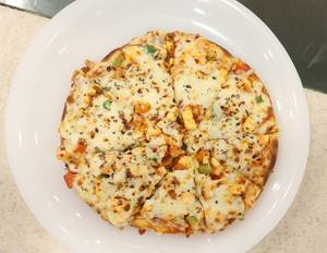 Tangy Paneer Pizza