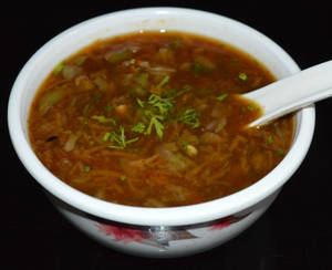 Veg hot and sour soup