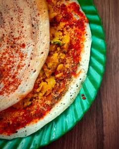 Ulli Karam Masala Dosa [Serves 1]