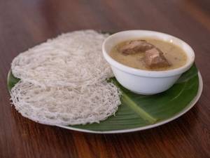Noolputtu ( 3) With Chicken Ishtew