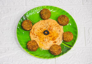 Peri Peri Hummus With Falafel