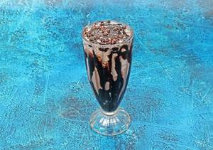 Chocolate Milkshake With Ice Cream