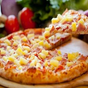 Royal Special Chicken Twist Pizza