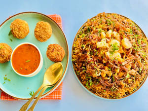 Koshari  & Raw Pawpaw  With Soft Drink