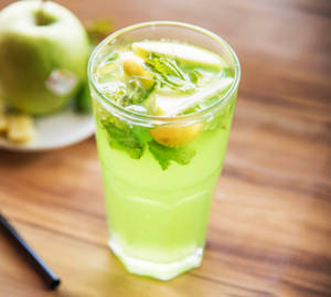 Green apple mojito