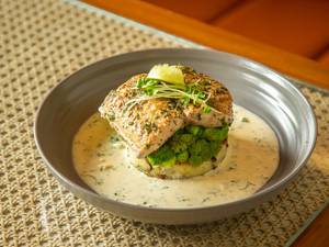 Grilled Fish With Herbed Garlic Cream 