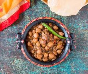 Amritsari Cholle
