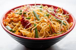 Schezwan Chicken Noodles