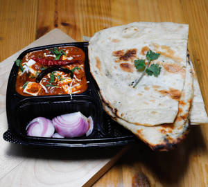 Kadai Paneer + Tawa Laccha Paratha  (2 Pcs)        