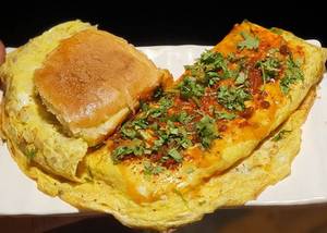 Kolhapuri Egg Khandoli