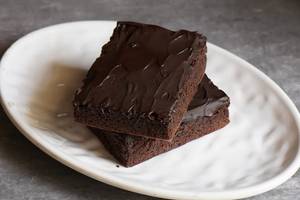 Eggless Dark Overlad Brownie [1 piece]