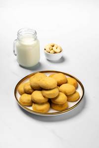200 Grams Wheat And Kaju Biscuits