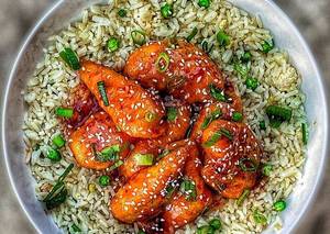 Egg Fried Rice With 4pic Chilly Chicken