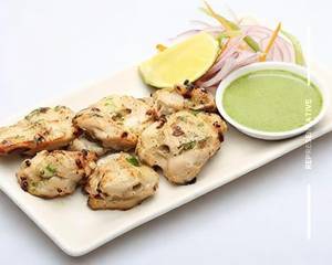 Murgh Dahi Lasooni Tikka