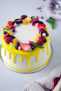 Fresh fruit cake