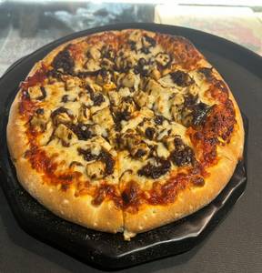 Chilli Paneer Pizza