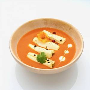 Steamed Cottage Cheese Roulade, Makhni Gravy