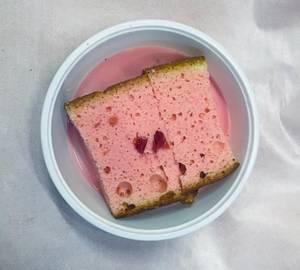 Rose Milk Cake (1 Piece)