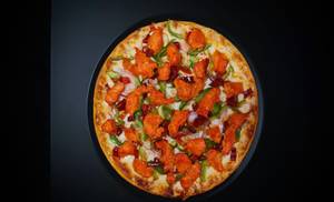 Medium Chicken Makhani Pizza (Spicy)