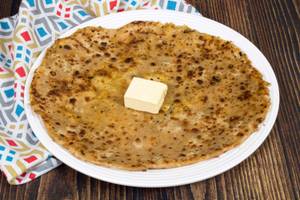 Methi Paneer Paratha