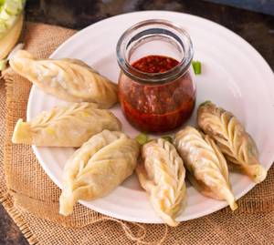 Simply chicken momos  [steam]