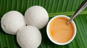 Idli 3 Pcs(Served With 2Chutneys+Sambar)