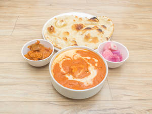 Paneer Makhani With Butter Naan and Salad