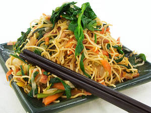 Schezwan Mixed Chicken Noodles